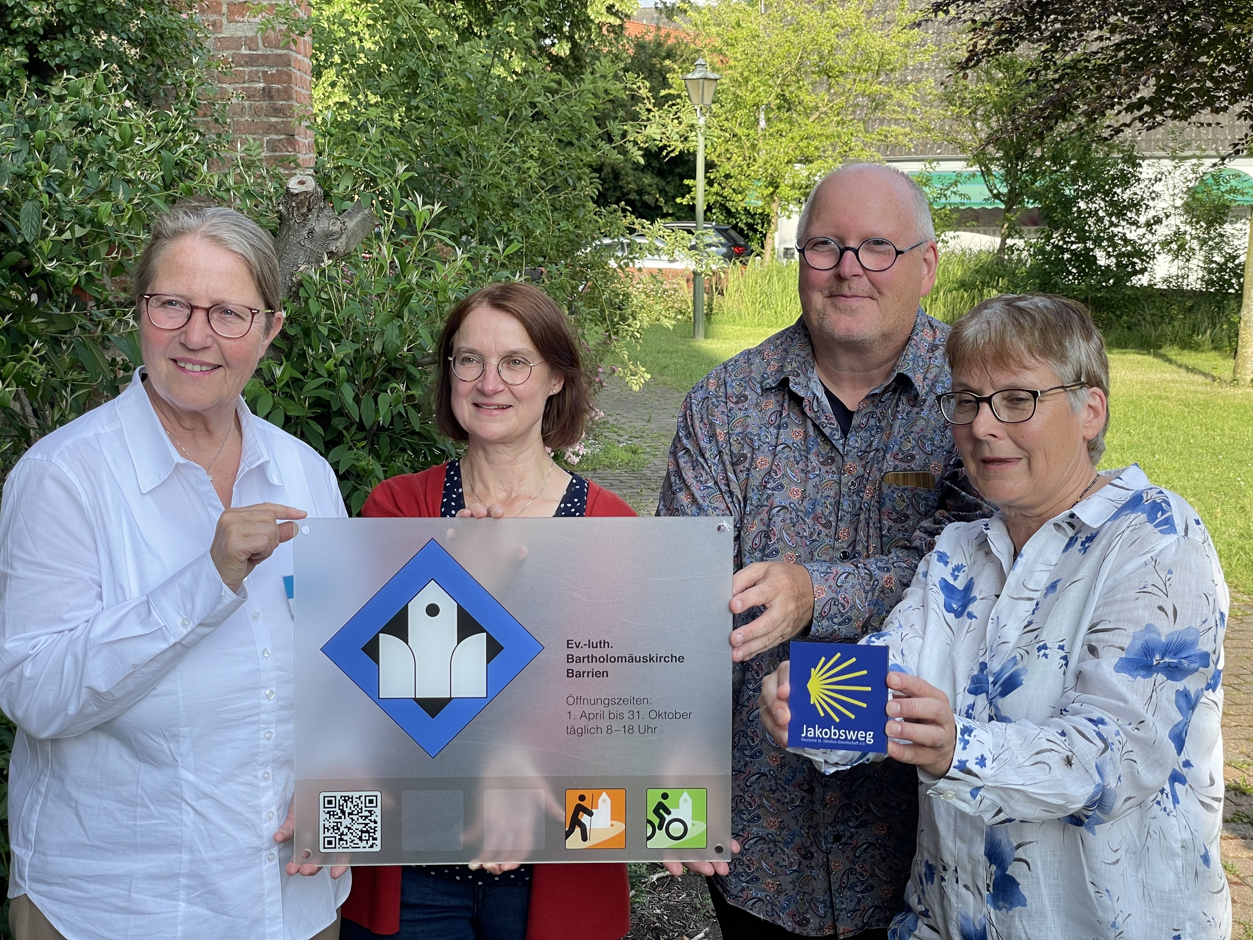 Verleihung der Signets Signet als „Pilgerkirche“ und als „Radwegekirche“ für die Bartholomäus-Kirche in Barrien