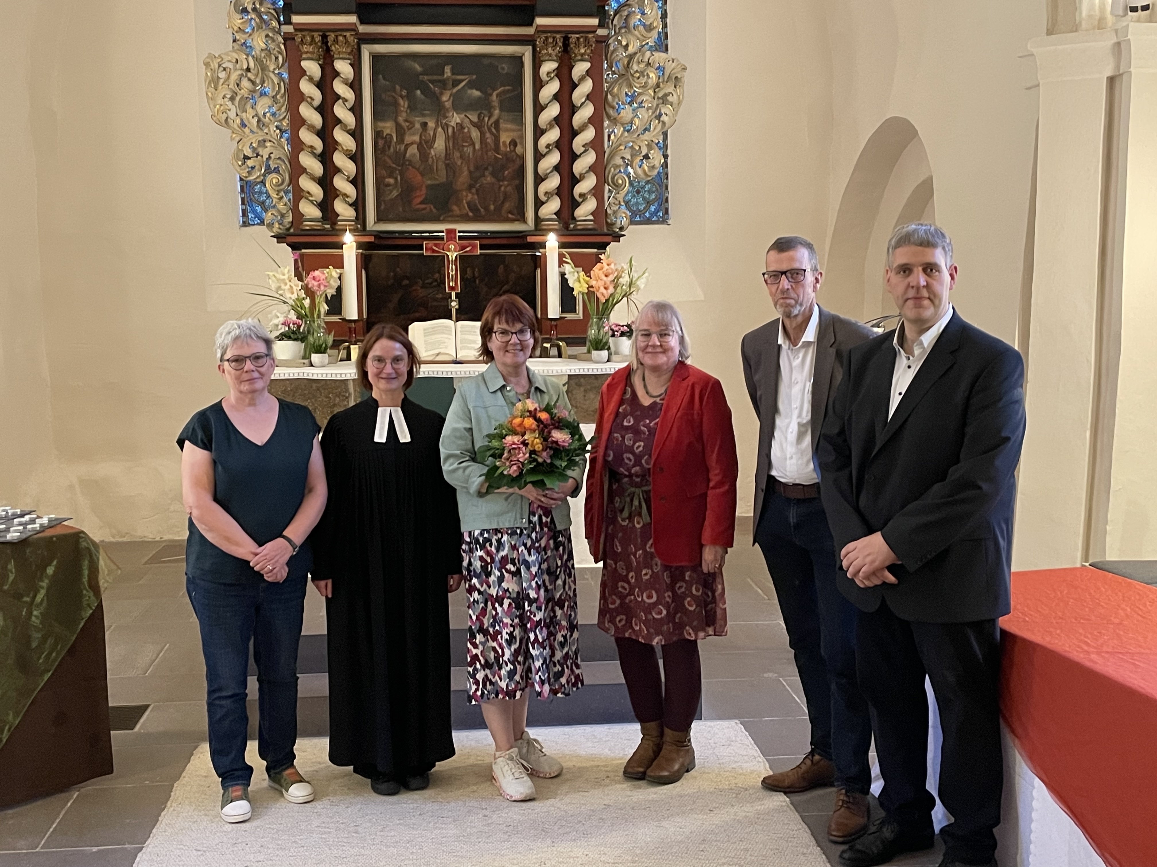 v.l.n.r: Anke Wohlfromm, Pastorin Susanne Heinemeyer, Katja Purnhagen, Ulrike Thalmann, Hartwig Seevers, Jann Hendrik Bekaan